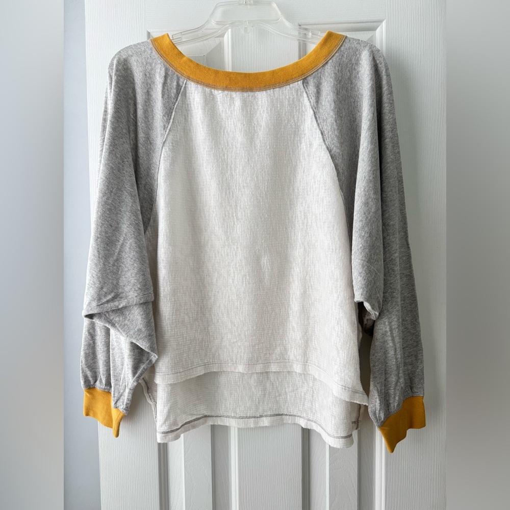 Free People/We The Free White/Grey/Gold Ragland Top Dolman Sleeves, NWOT Size XS